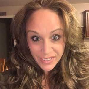 Meet your Posher, Holly